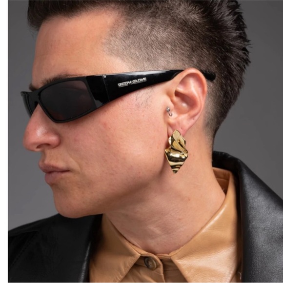 ALEXIS BITTAR • Gold Crumpled Metal Post Earrings - Picture 14 of 16